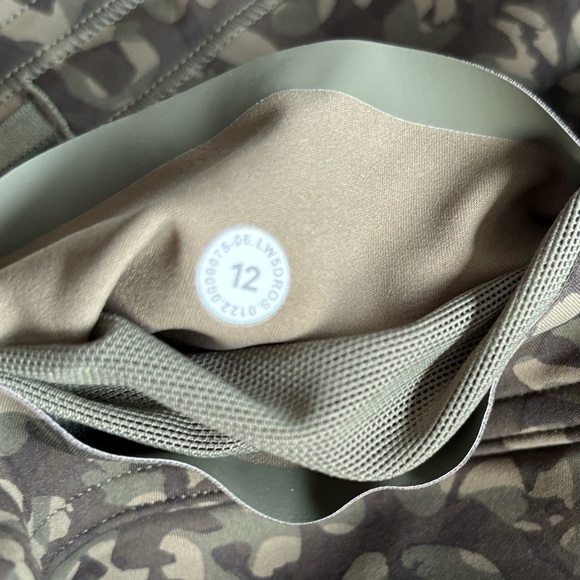 Lululemon Base Pace HR Tight 28” Camo Green Twill Multi NWT Size 12 - Picture 6 of 8